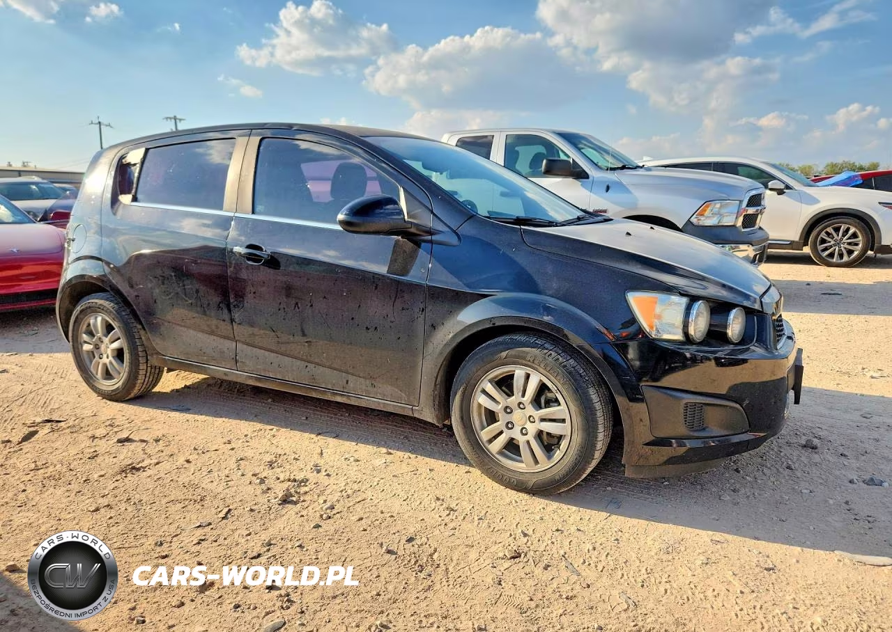 2016 Chevrolet Sonic Lt VIN:1G1JC6SB3G4155179 - 4