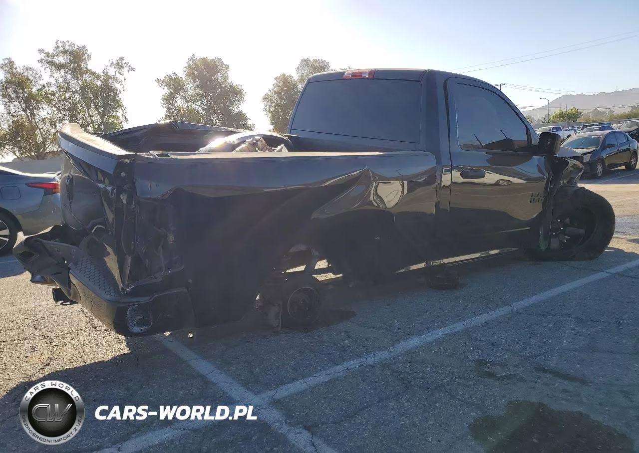 2018 Ram 1500 St VIN:3C6JR6AT7JG249762 - 3