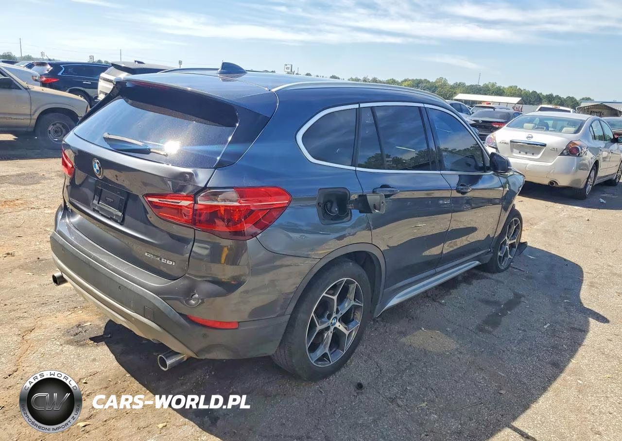 2018 BMW X1 Sdrive28I VIN:WBXHU7C37J5L08814 - 3