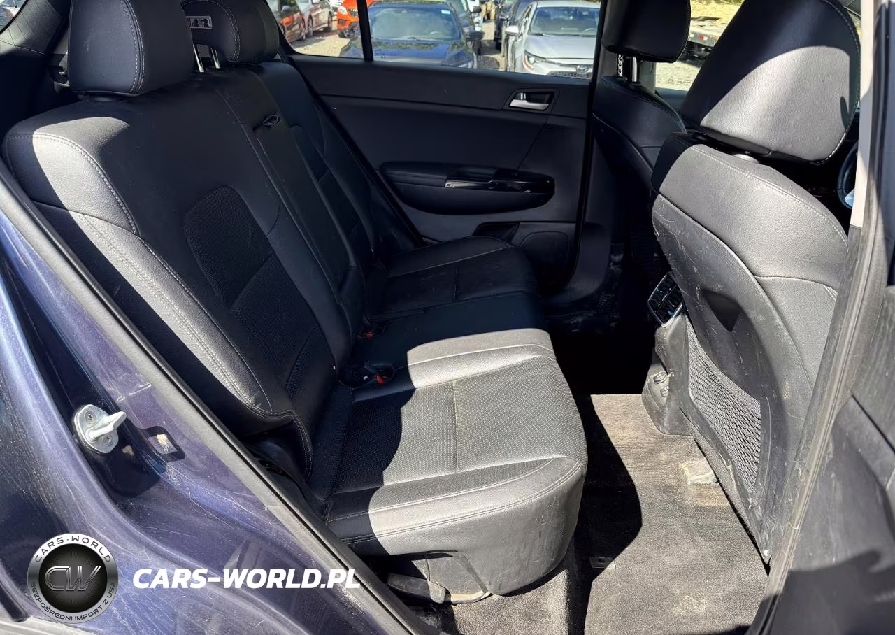 2020 Kia Sportage E VIN:KNDPNCAC4L7688249 - 6