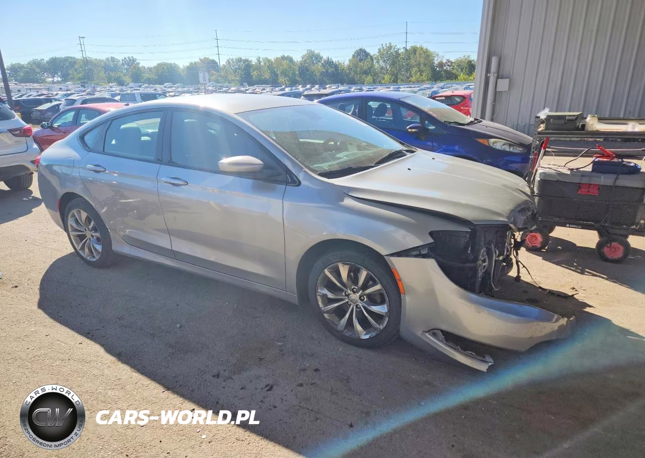 2015 Chrysler 200 S VIN:1C3CCCBB8FN655947 - 4