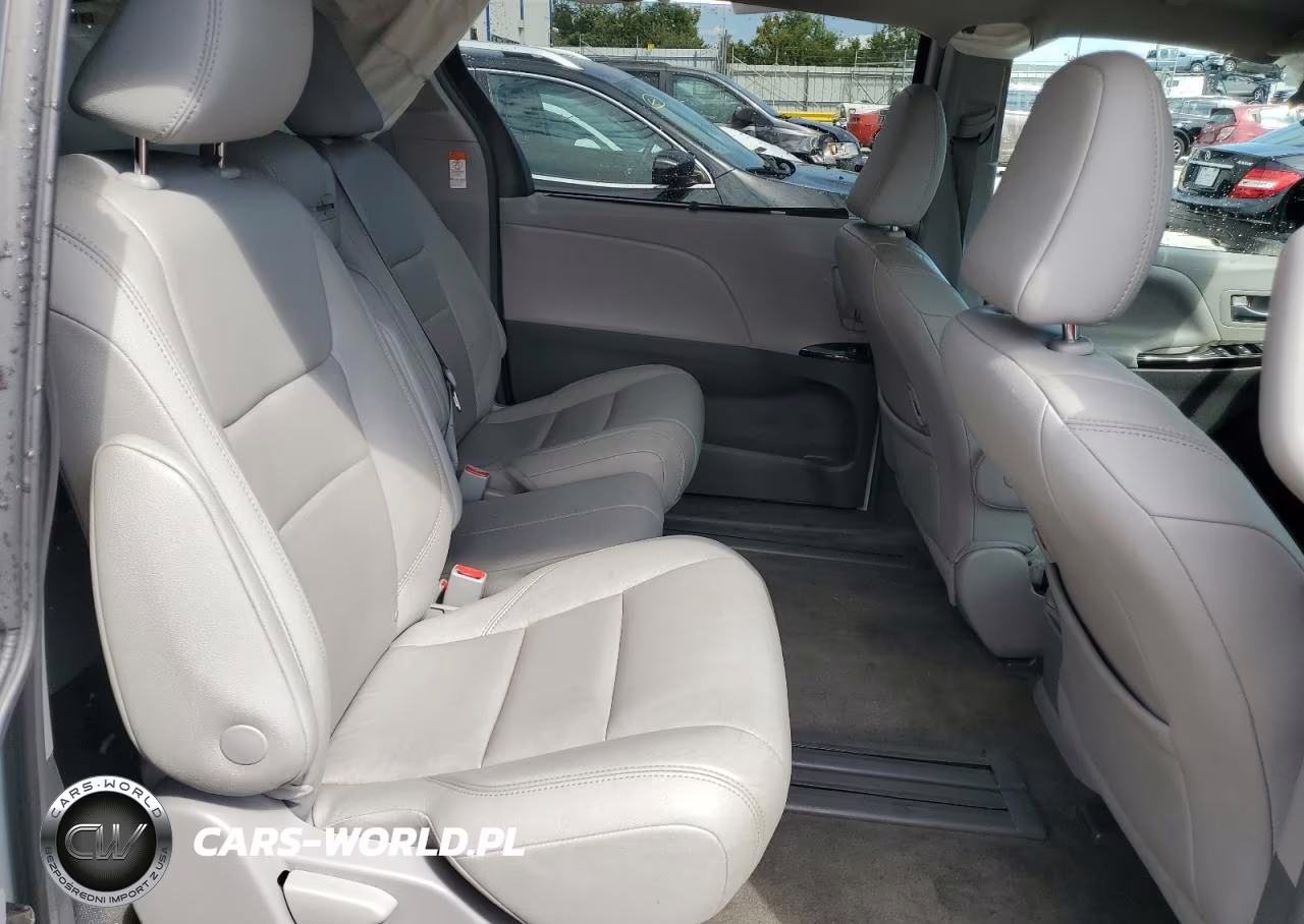 2018 Toyota Sienna Xle 8-Passenger VIN:5TDYZ3DC8JS939619 - 11