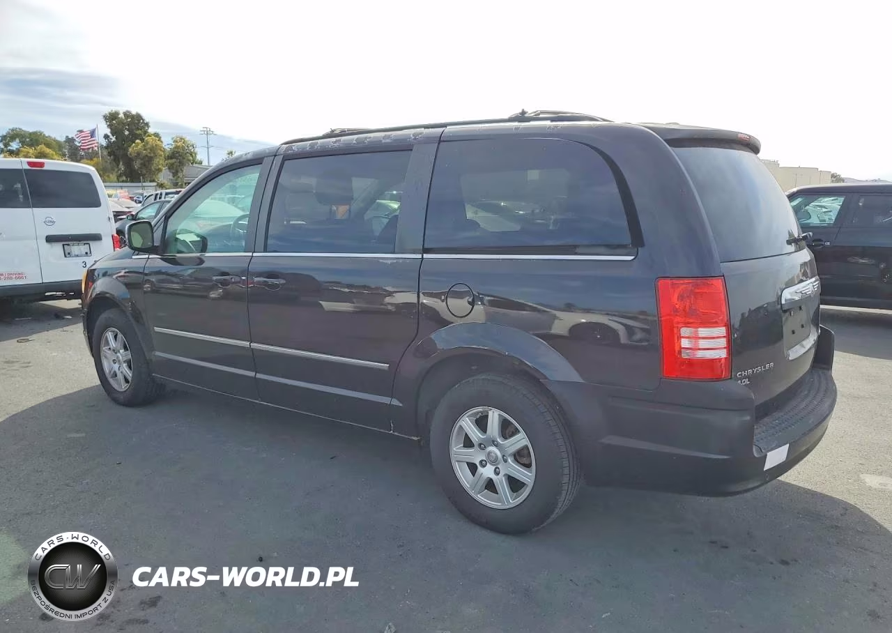2010 Chrysler Town & Country Touring Plus VIN:2A4RR8DX7AR366672 - 2