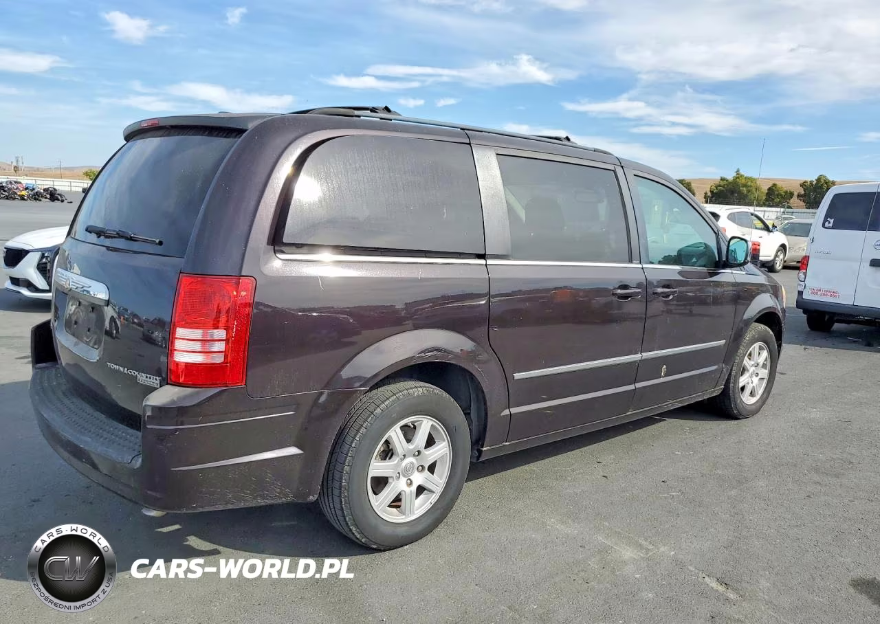 2010 Chrysler Town & Country Touring Plus VIN:2A4RR8DX7AR366672 - 3