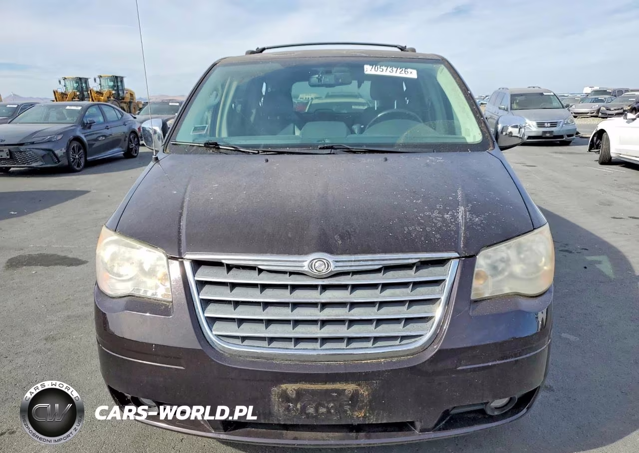 2010 Chrysler Town & Country Touring Plus VIN:2A4RR8DX7AR366672 - 5