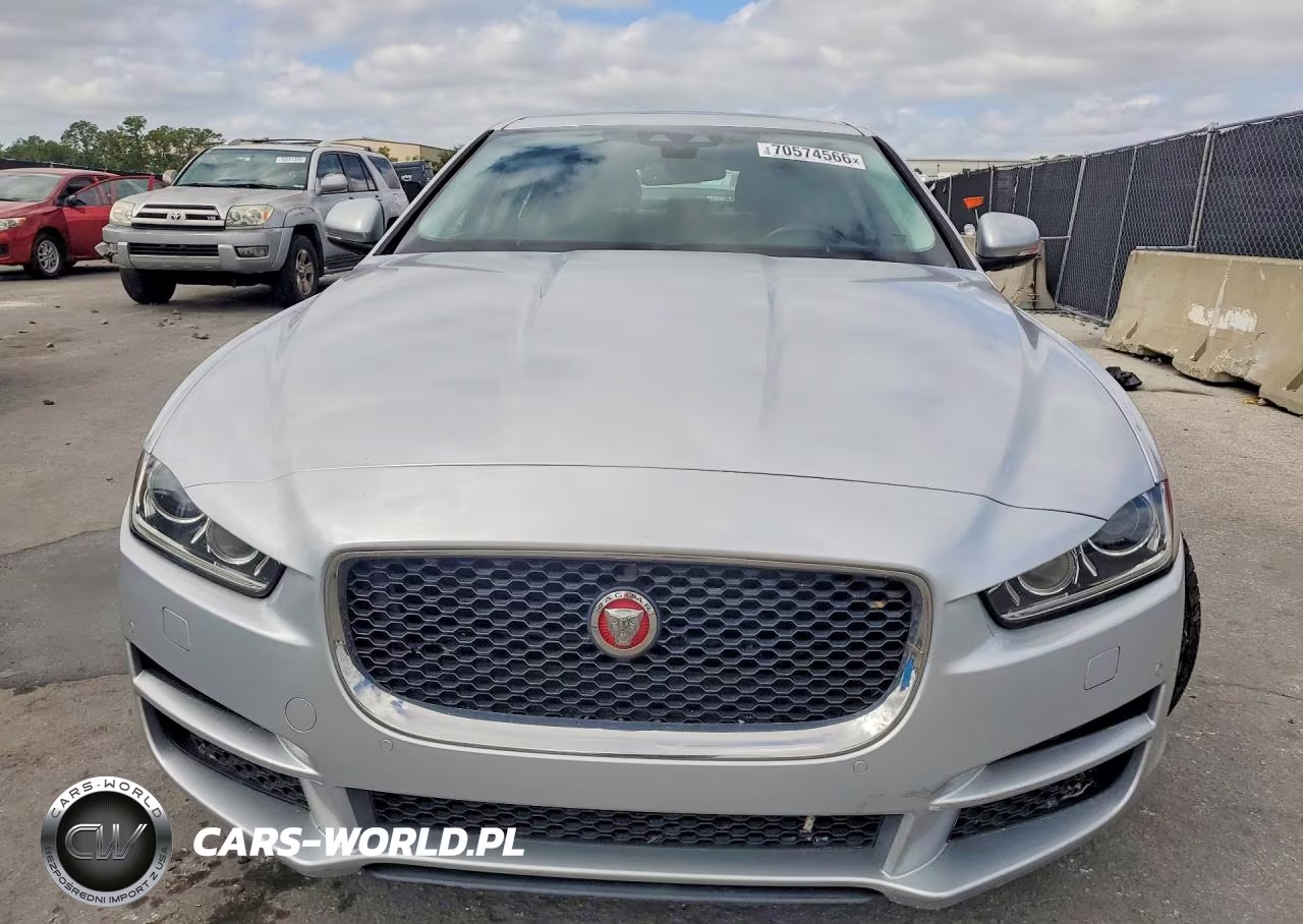 JAGUAR XE PREMIUM VIN:SAJAD4BN2HA970206 - 5