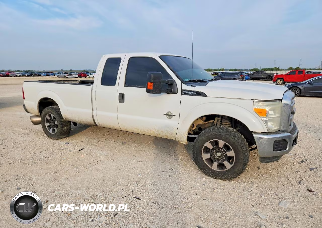 2015 Ford F250 Super Duty VIN:1FT7X2ATXFEC40487 - 4