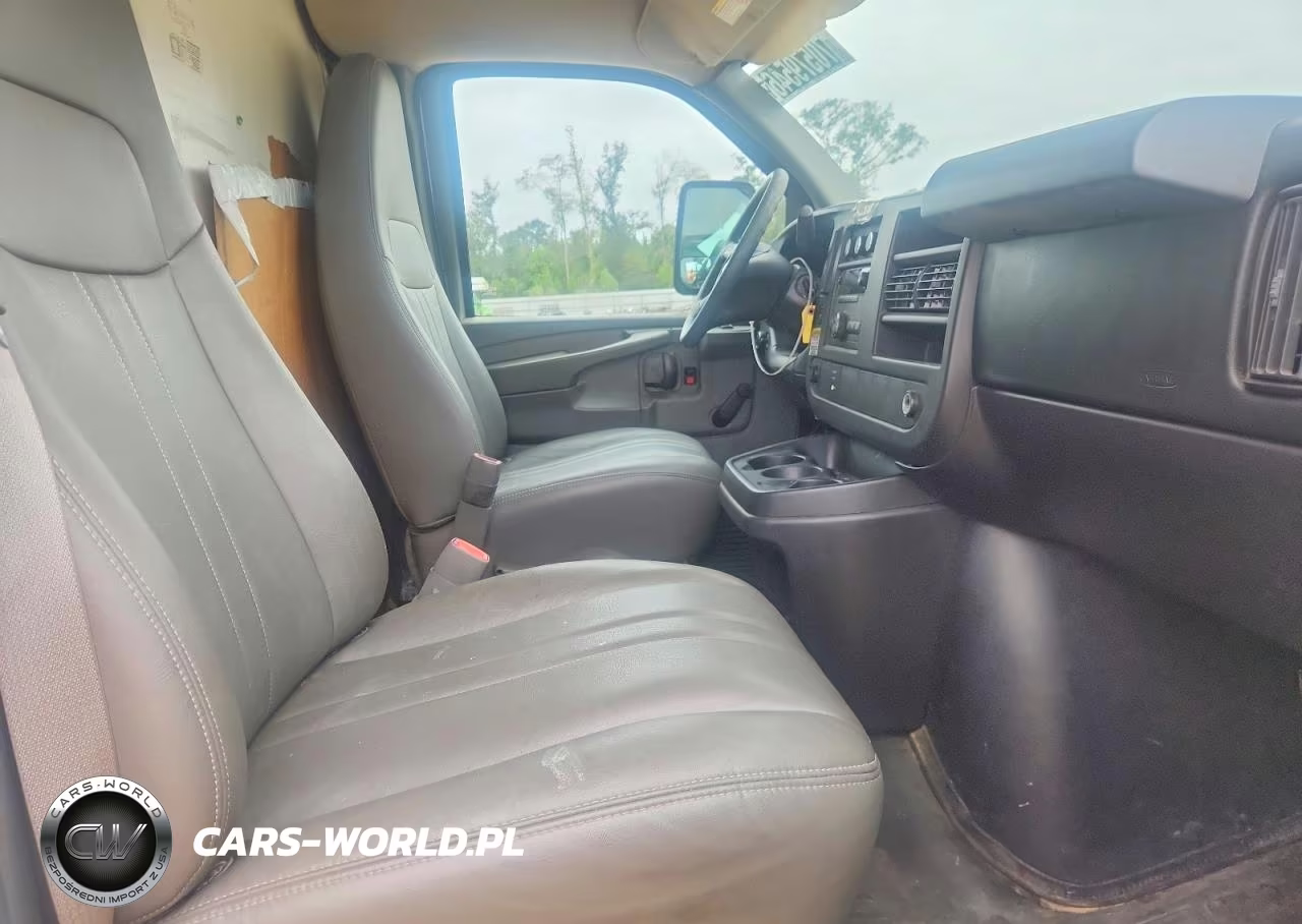 2010 Chevrolet Express Delivery Truck VIN:1GB3G2BA9A1161456 - 11