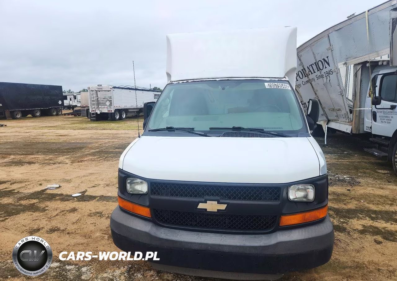 2010 Chevrolet Express Delivery Truck VIN:1GB3G2BA9A1161456 - 5