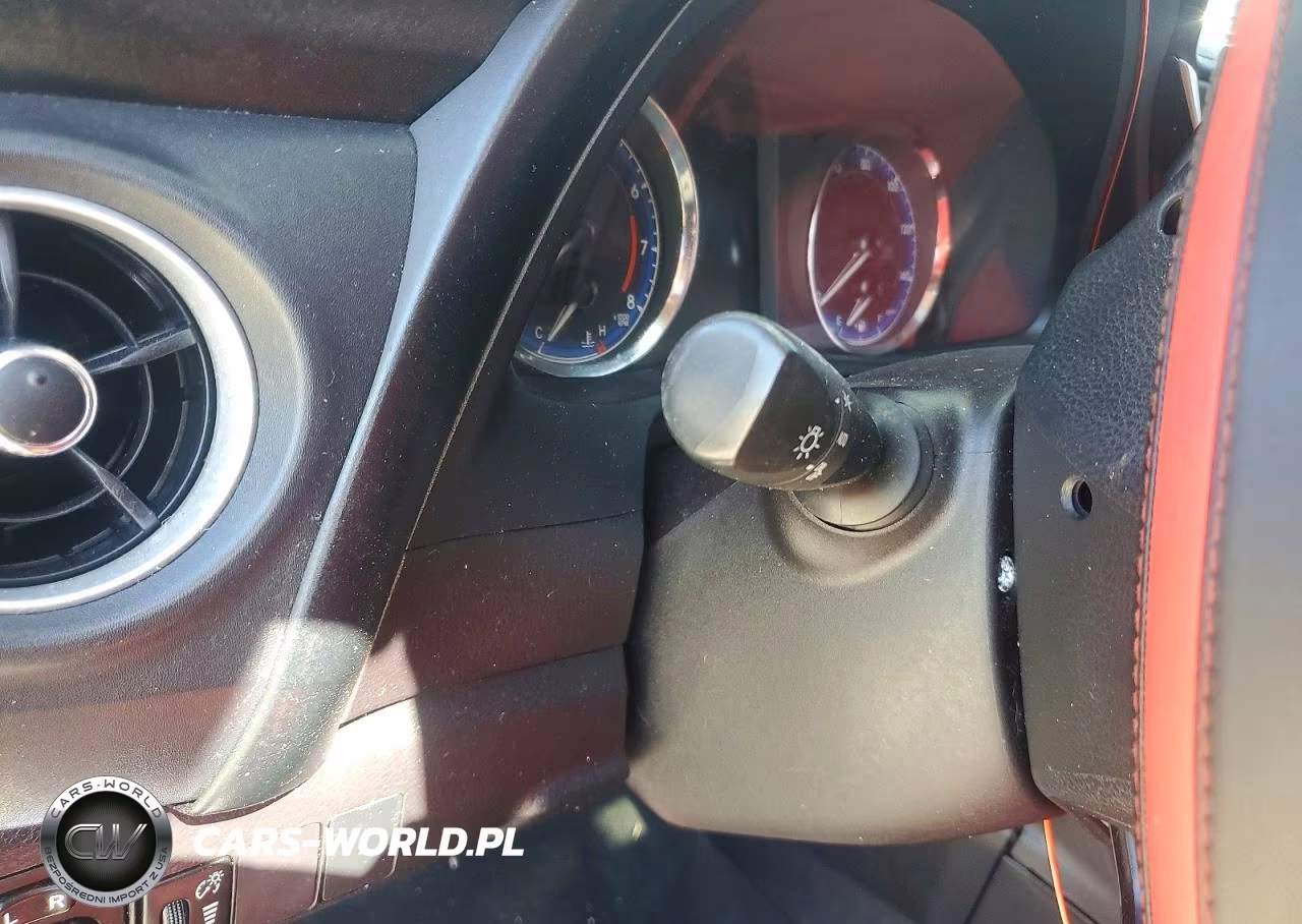 2018 Toyota Corolla Se VIN:2T1BURHE9JC020918 - 9