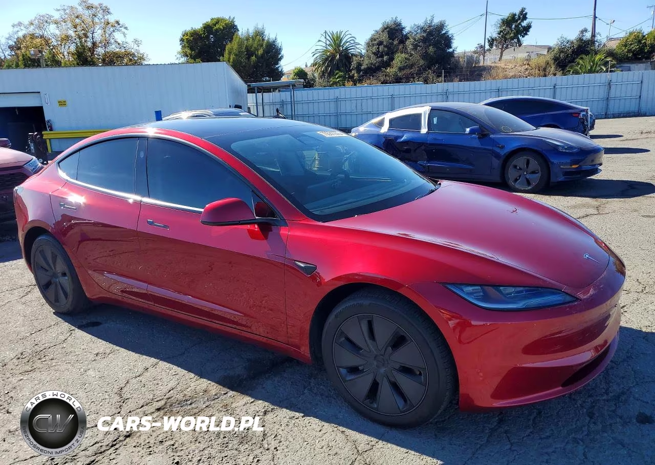 2025 Tesla Model 3 VIN:5YJ3E1EA5SF062066 - 4