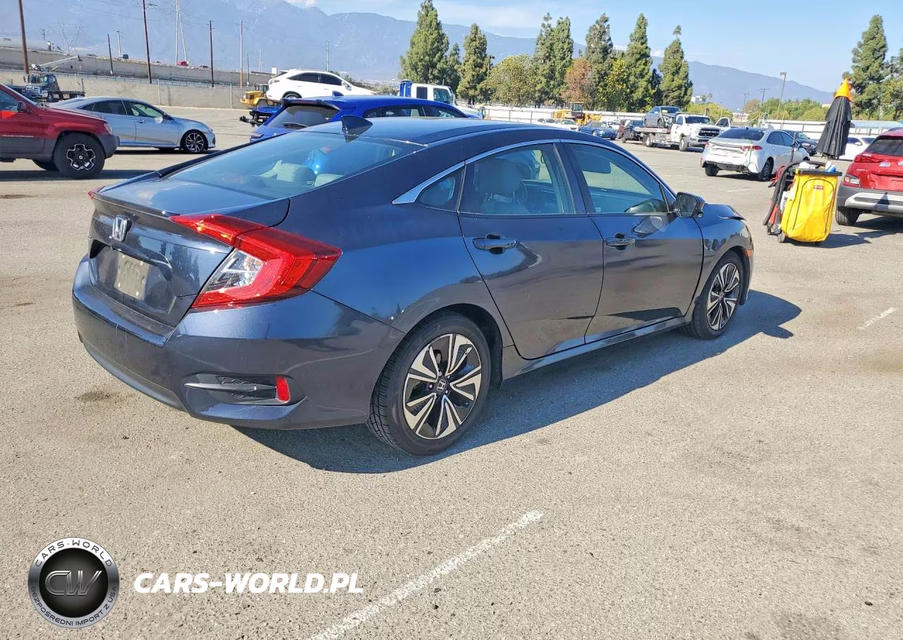 2018 Honda Civic Ex VIN:JHMFC1F31JX015865 - 3