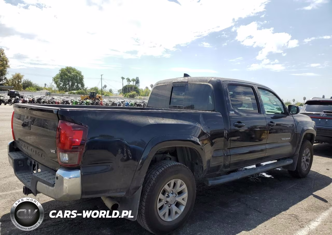 2018 Toyota Tacoma Double Cab VIN:3TMBZ5DN2JM015664 - 3