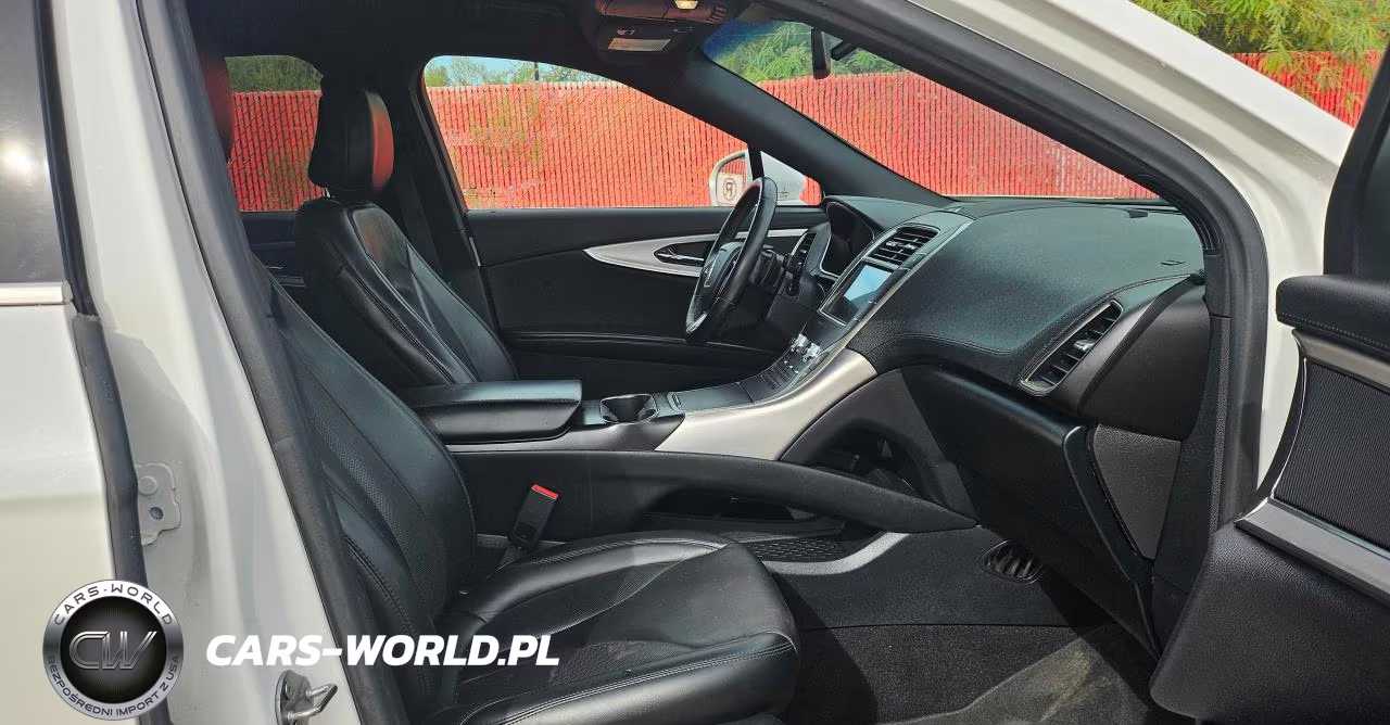 2020 Lincoln Nautilus Standard VIN:2LMPJ6J98LBL26966 - 5