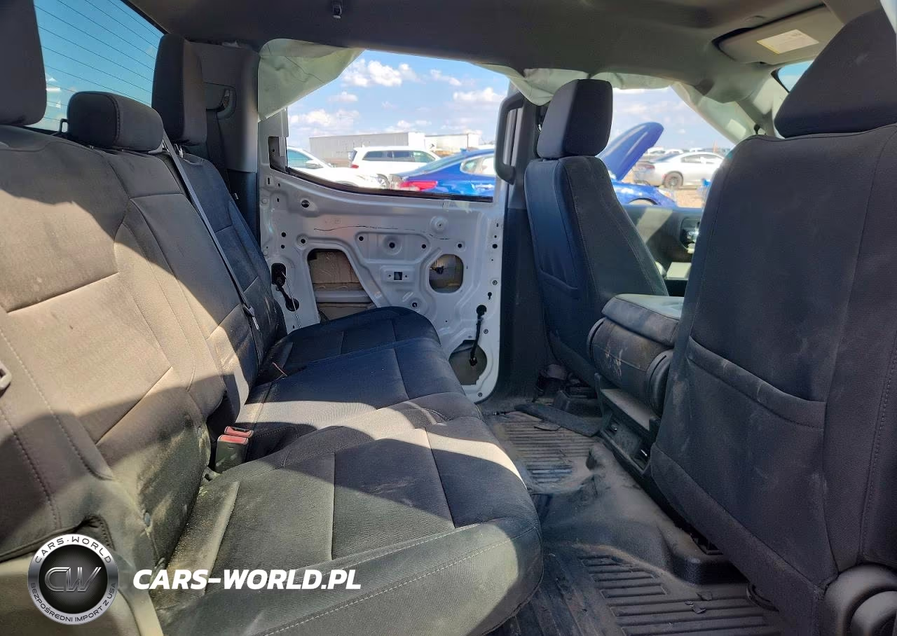2025 Chevrolet Silverado K1500 VIN:3GCUKAED0SG226275 - 10