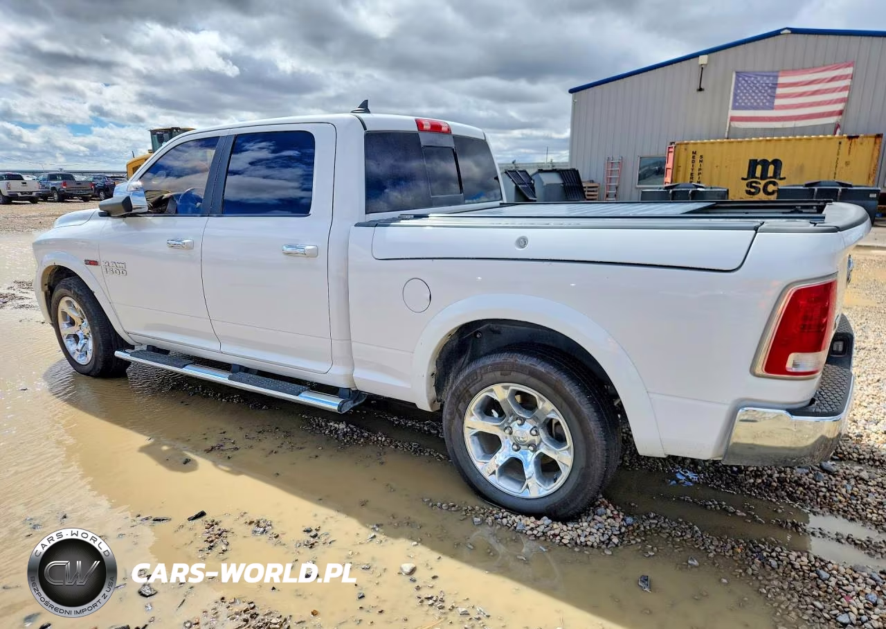 2018 Ram 1500 Laramie VIN:1C6RR7VM8JS310329 - 2