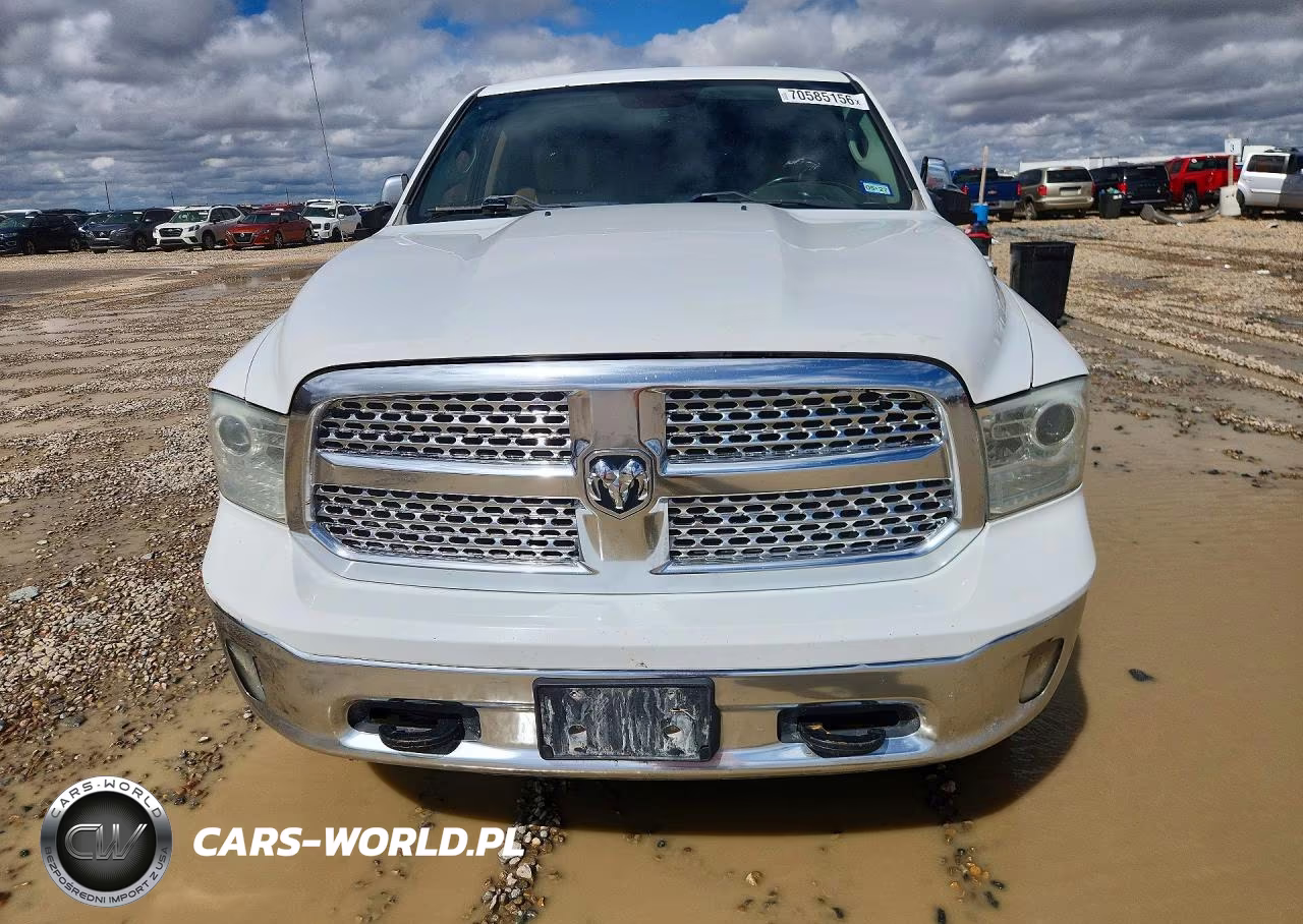 2018 Ram 1500 Laramie VIN:1C6RR7VM8JS310329 - 5