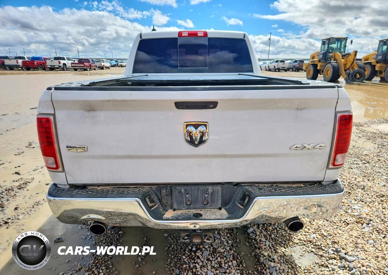 2018 Ram 1500 Laramie VIN:1C6RR7VM8JS310329 - 6