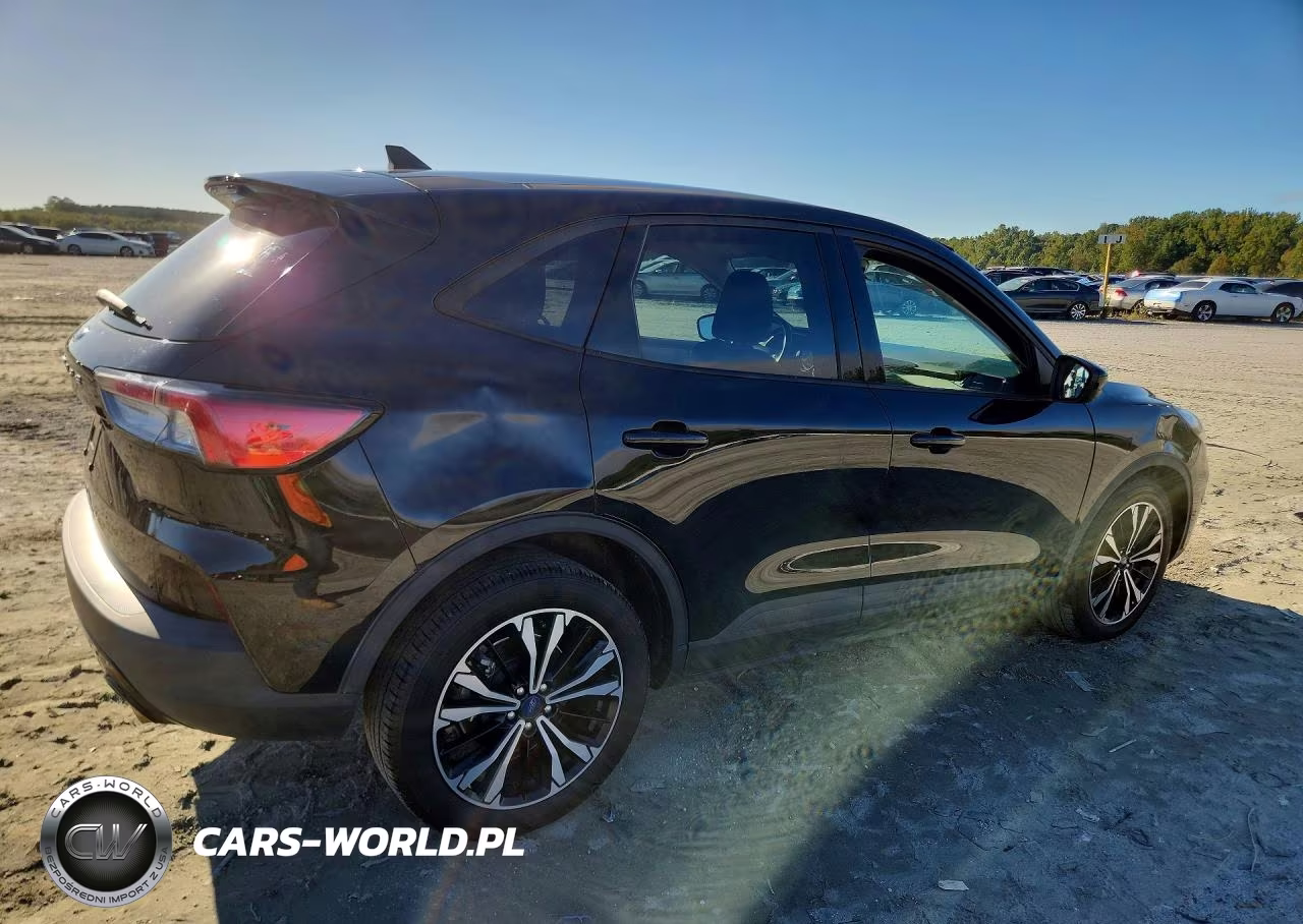 2021 Ford Escape Se VIN:1FMCU0G65MUA28110 - 3