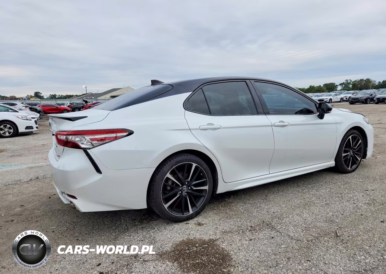2019 Toyota Camry Xse VIN:4T1B61HK3KU285965 - 3