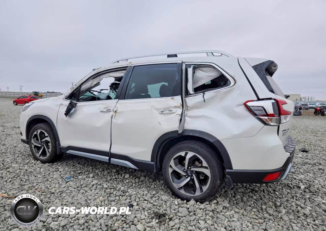 2023 Subaru Forester Touring VIN:JF2SKARCXPH404300 - 2