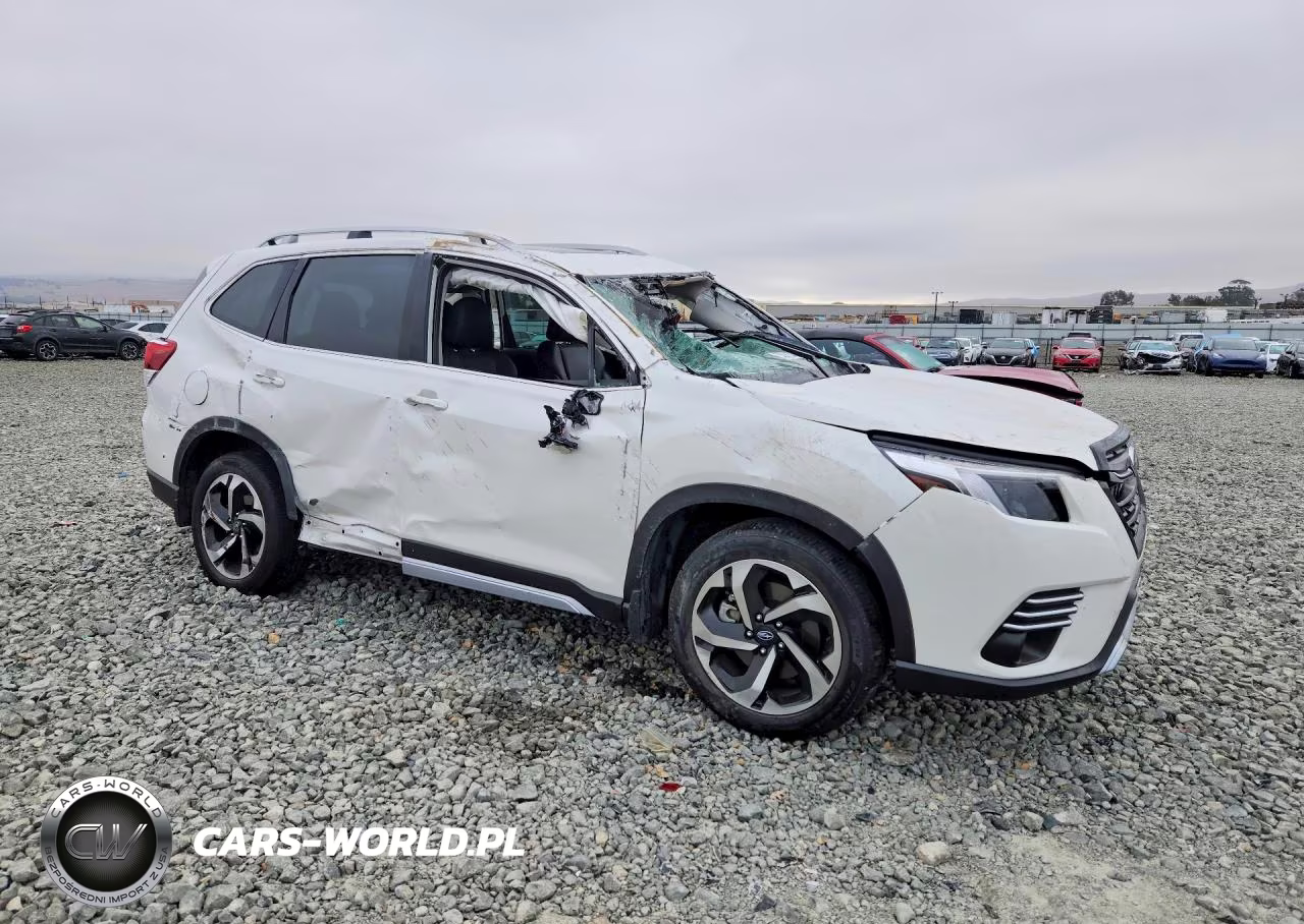 2023 Subaru Forester Touring VIN:JF2SKARCXPH404300 - 4
