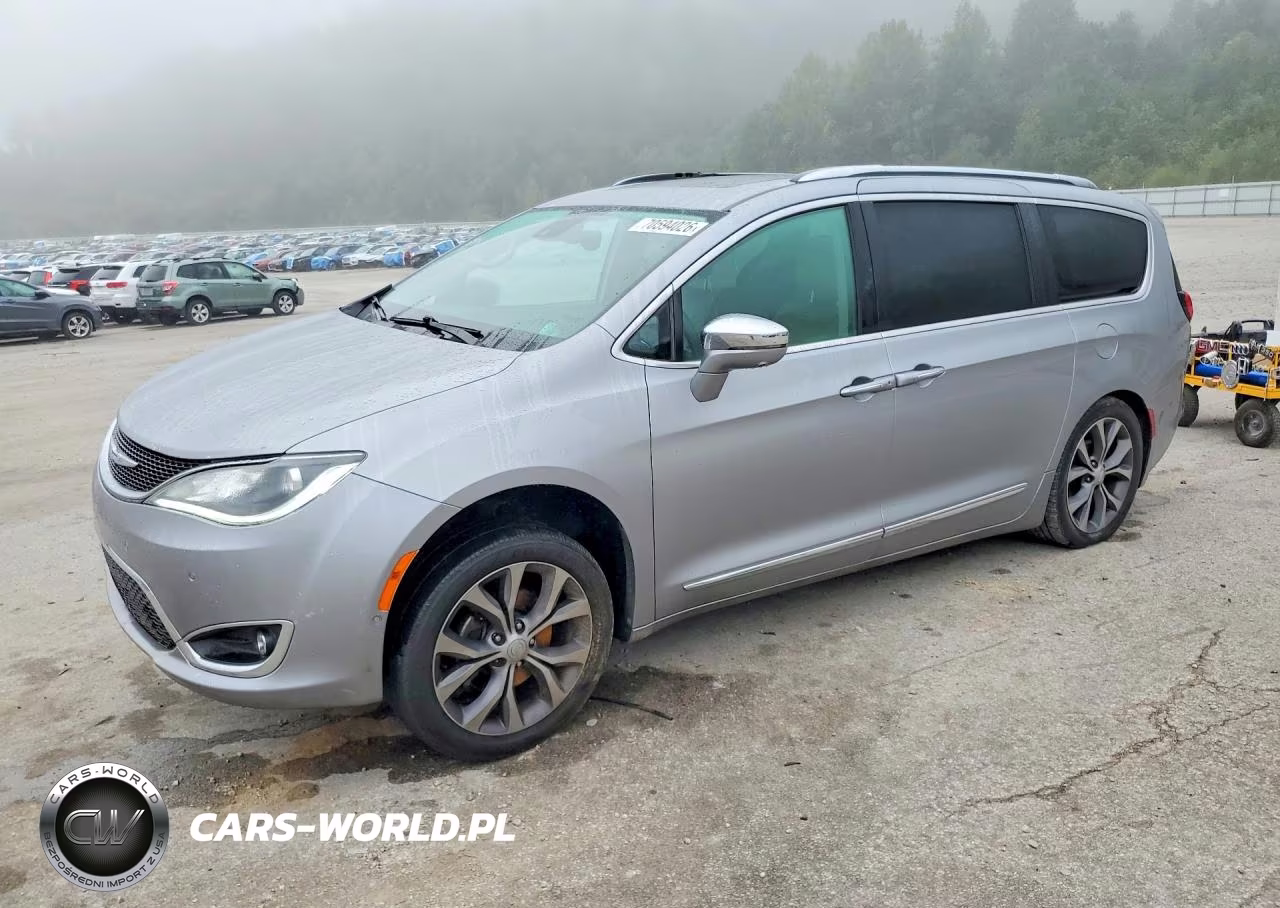 2018 Chrysler Pacifica Limited VIN:2C4RC1GG2JR247163 - 1