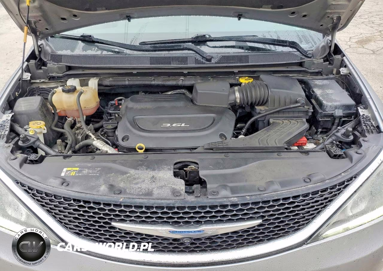 2018 Chrysler Pacifica Limited VIN:2C4RC1GG2JR247163 - 12