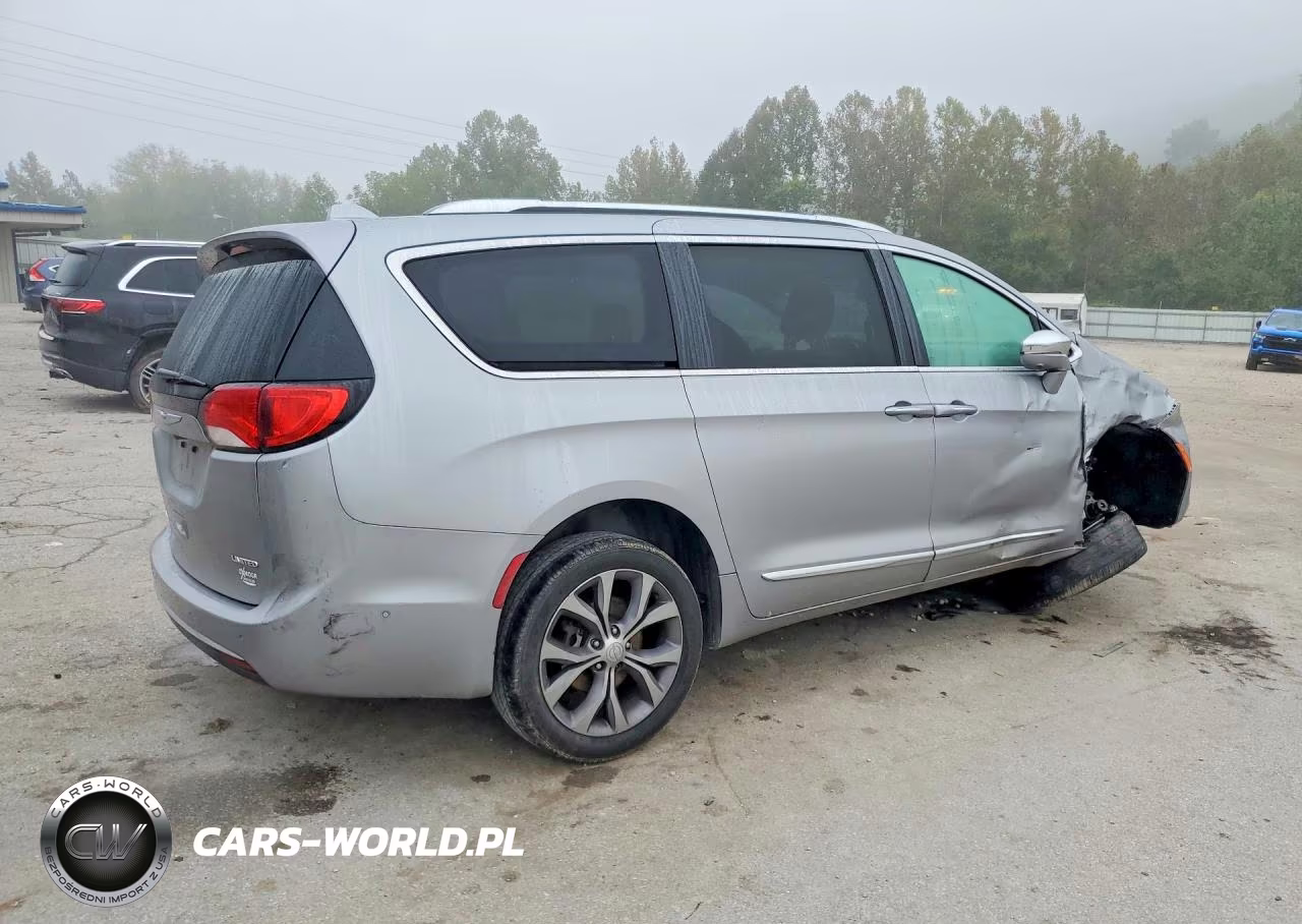 2018 Chrysler Pacifica Limited VIN:2C4RC1GG2JR247163 - 3