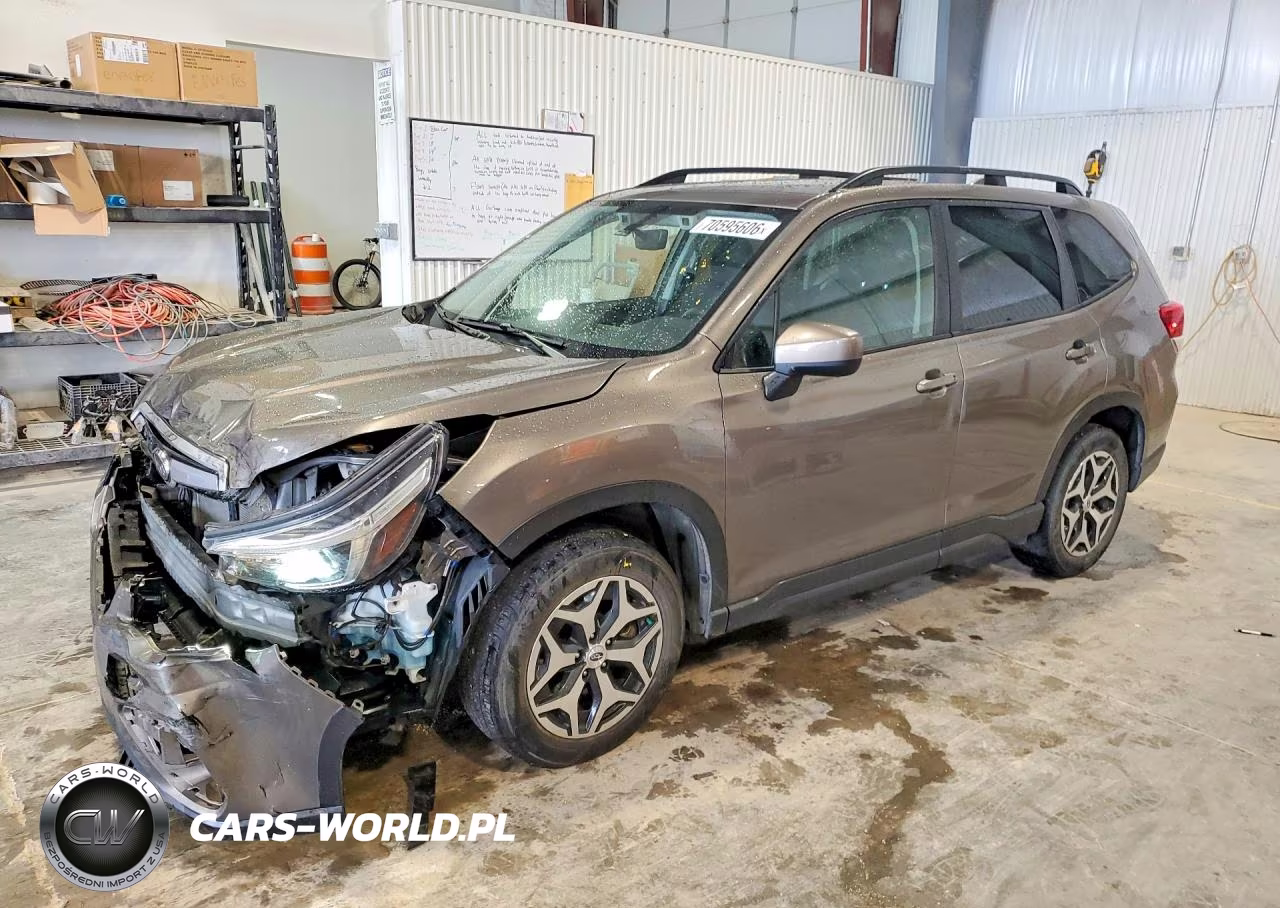 2020 Subaru Forester Premium VIN:JF2SKAGC4LH577856 - 1