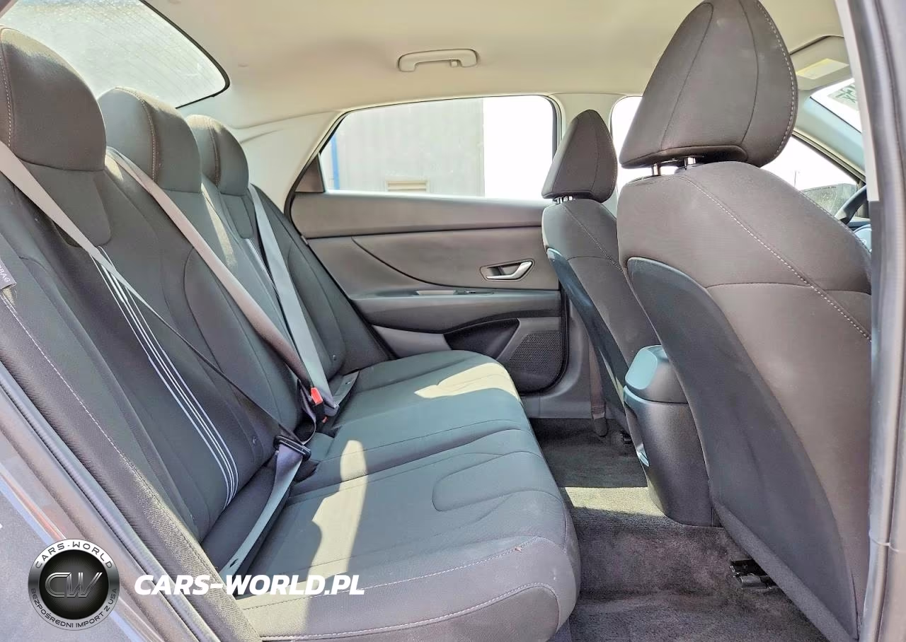 2026 Hyundai Elantra Hybrid Blue VIN:KMHLM4DJ9TU201917 - 10