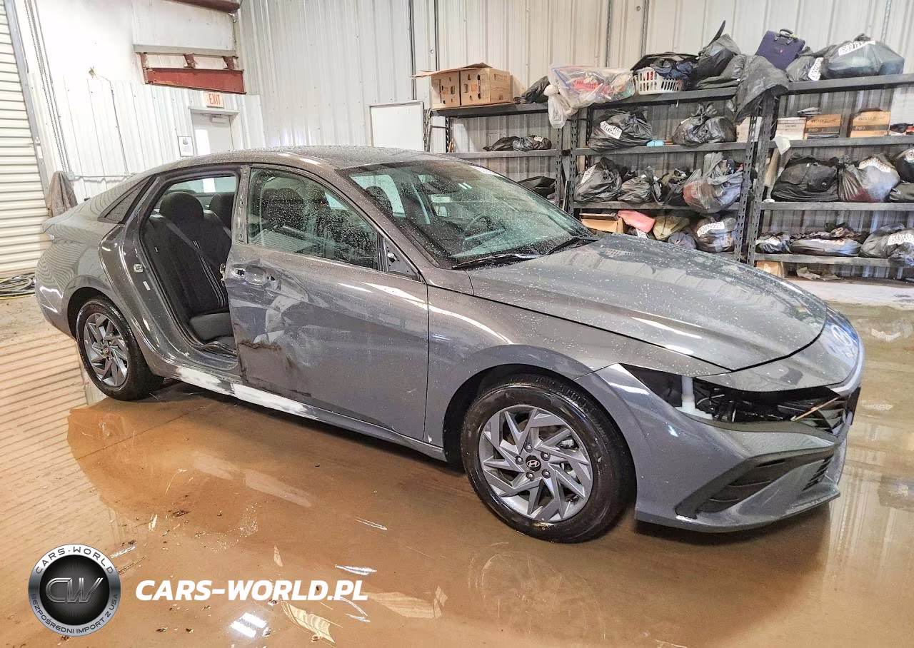 2026 Hyundai Elantra Hybrid Blue VIN:KMHLM4DJ9TU201917 - 4