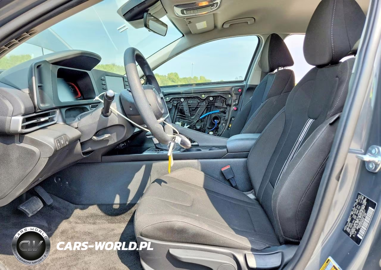 2026 Hyundai Elantra Hybrid Blue VIN:KMHLM4DJ9TU201917 - 7