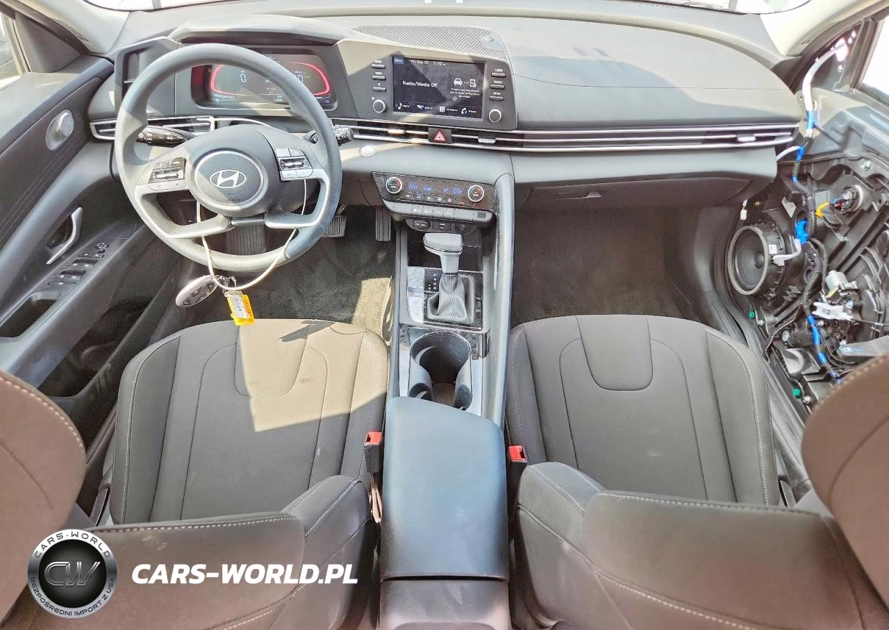 2026 Hyundai Elantra Hybrid Blue VIN:KMHLM4DJ9TU201917 - 8