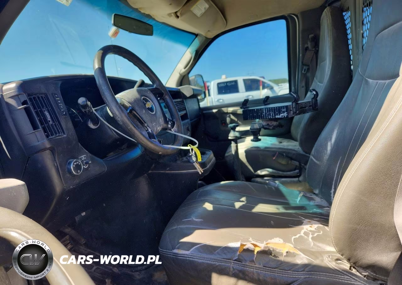 2010 Chevrolet Express G1500 VIN:1GCUGADX1A1152116 - 7