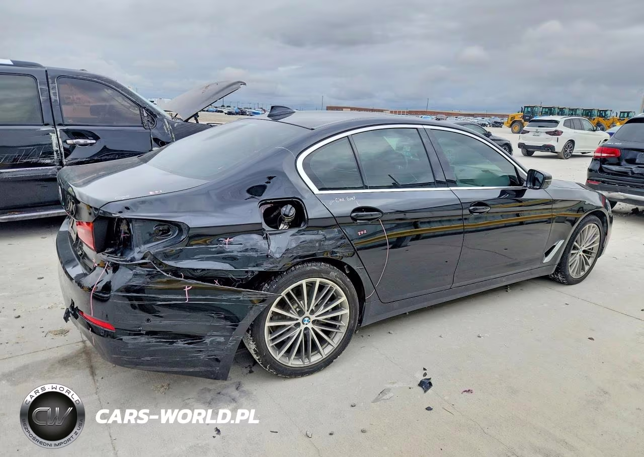 2019 BMW 540 I VIN:WBAJE5C59KWE66567 - 3