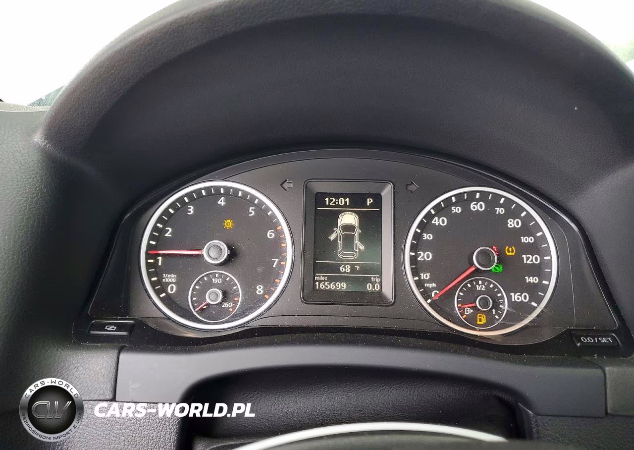 2011 Volkswagen Tiguan S VIN:WVGBV7AX9BW555930 - 9