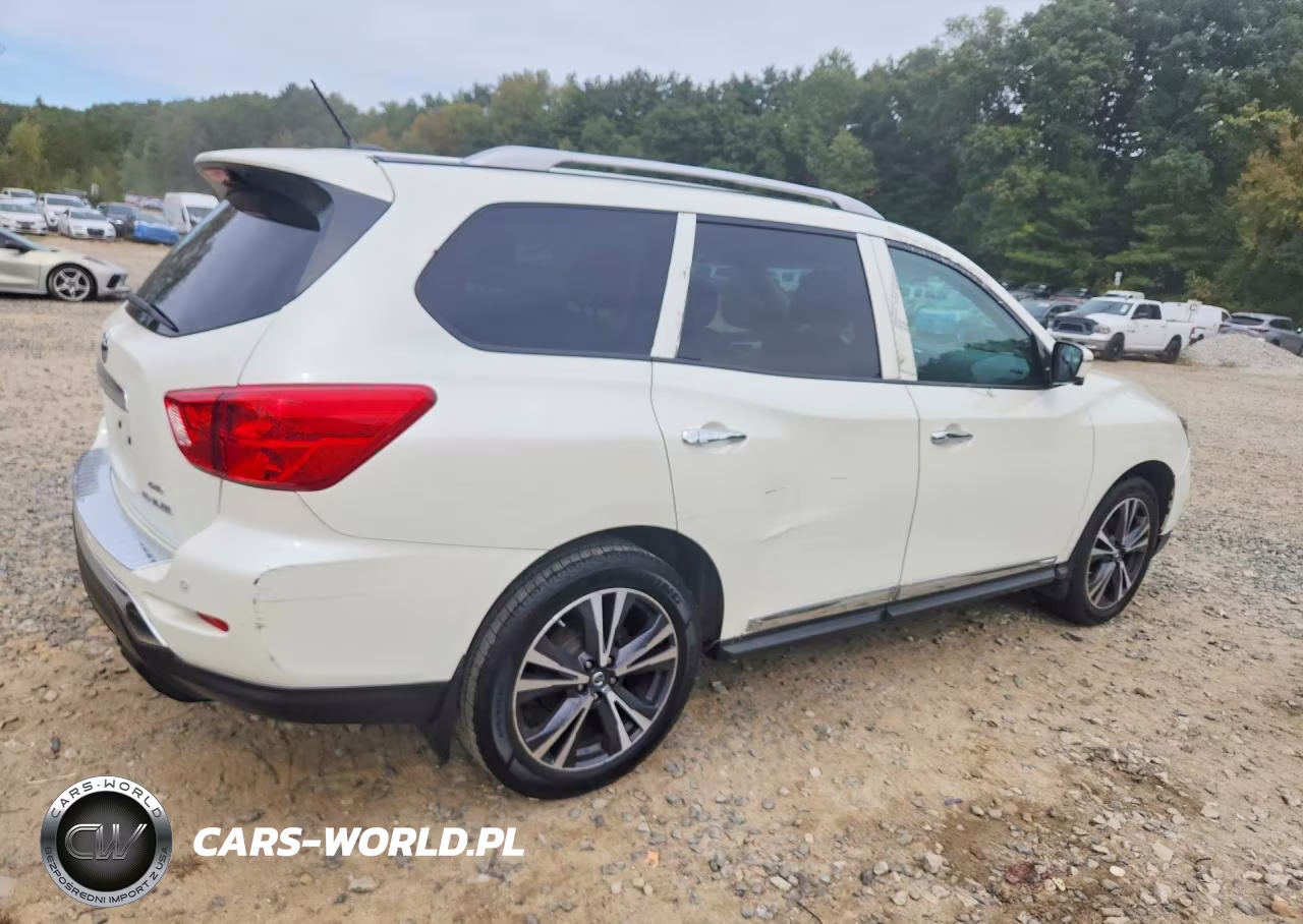 2017 Nissan Pathfinder Platinum VIN:5N1DR2MM1HC646430 - 3
