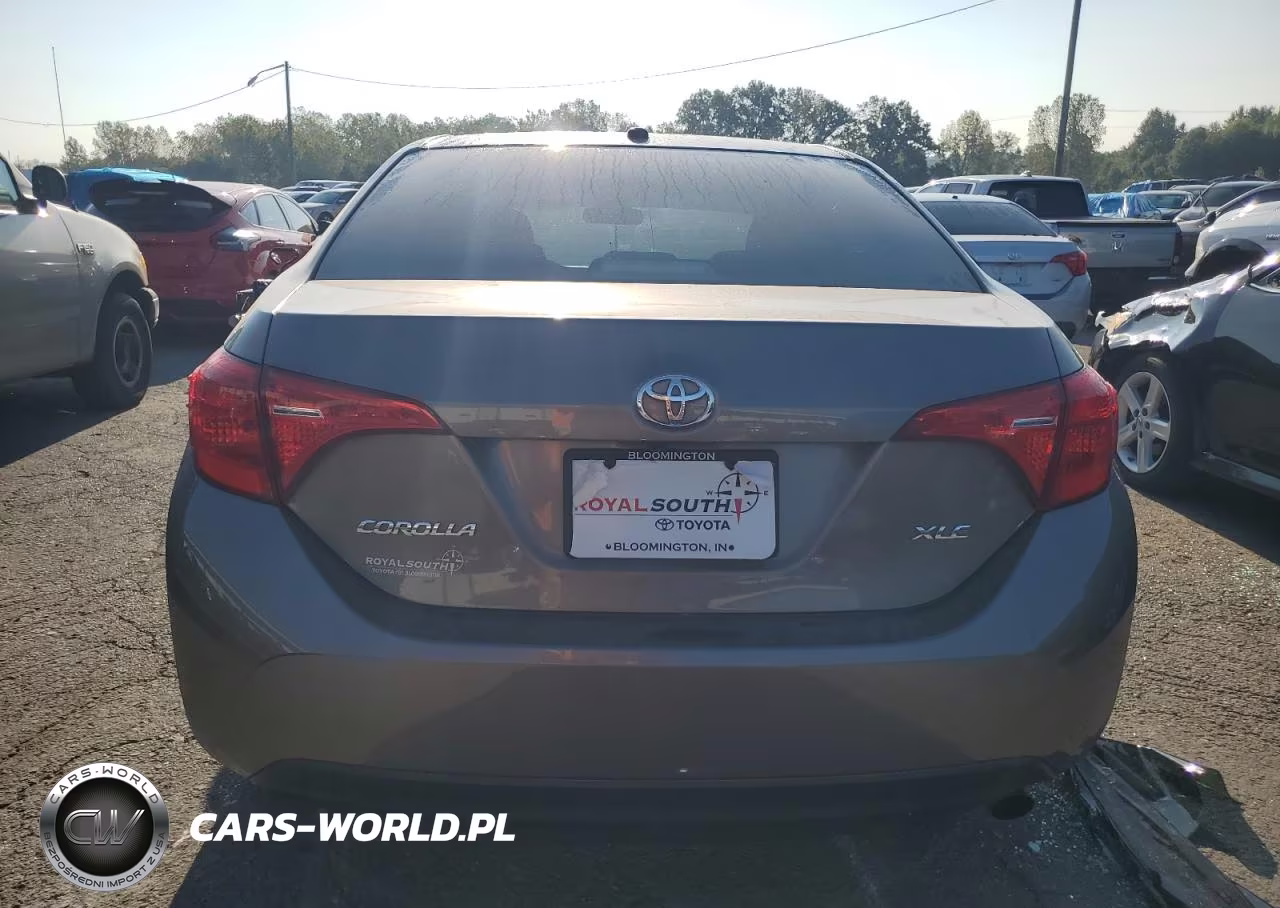 2018 Toyota Corolla L VIN:5YFBURHE0JP831605 - 6