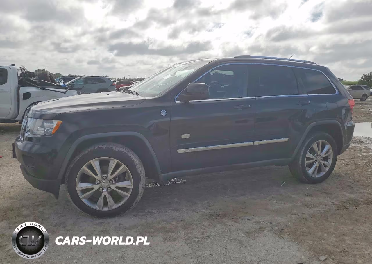 2011 Jeep Grand Cherokee Laredo VIN:1J4RR4GT3BC645774 - 1