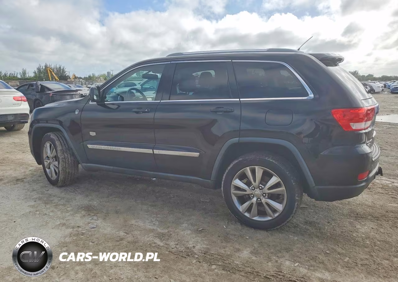 2011 Jeep Grand Cherokee Laredo VIN:1J4RR4GT3BC645774 - 2