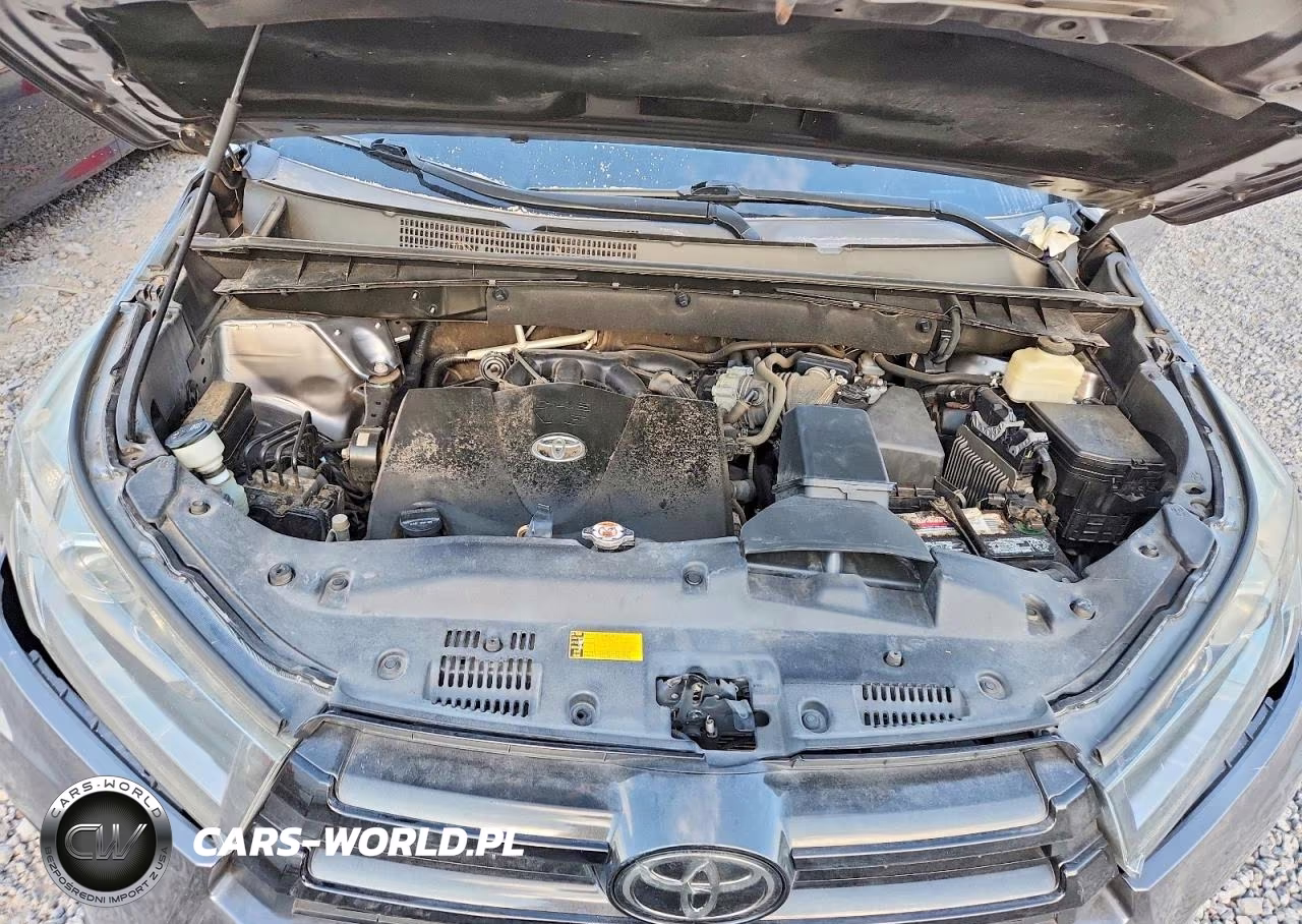 2018 Toyota Highlander Se VIN:5TDJZRFH6JS552192 - 11