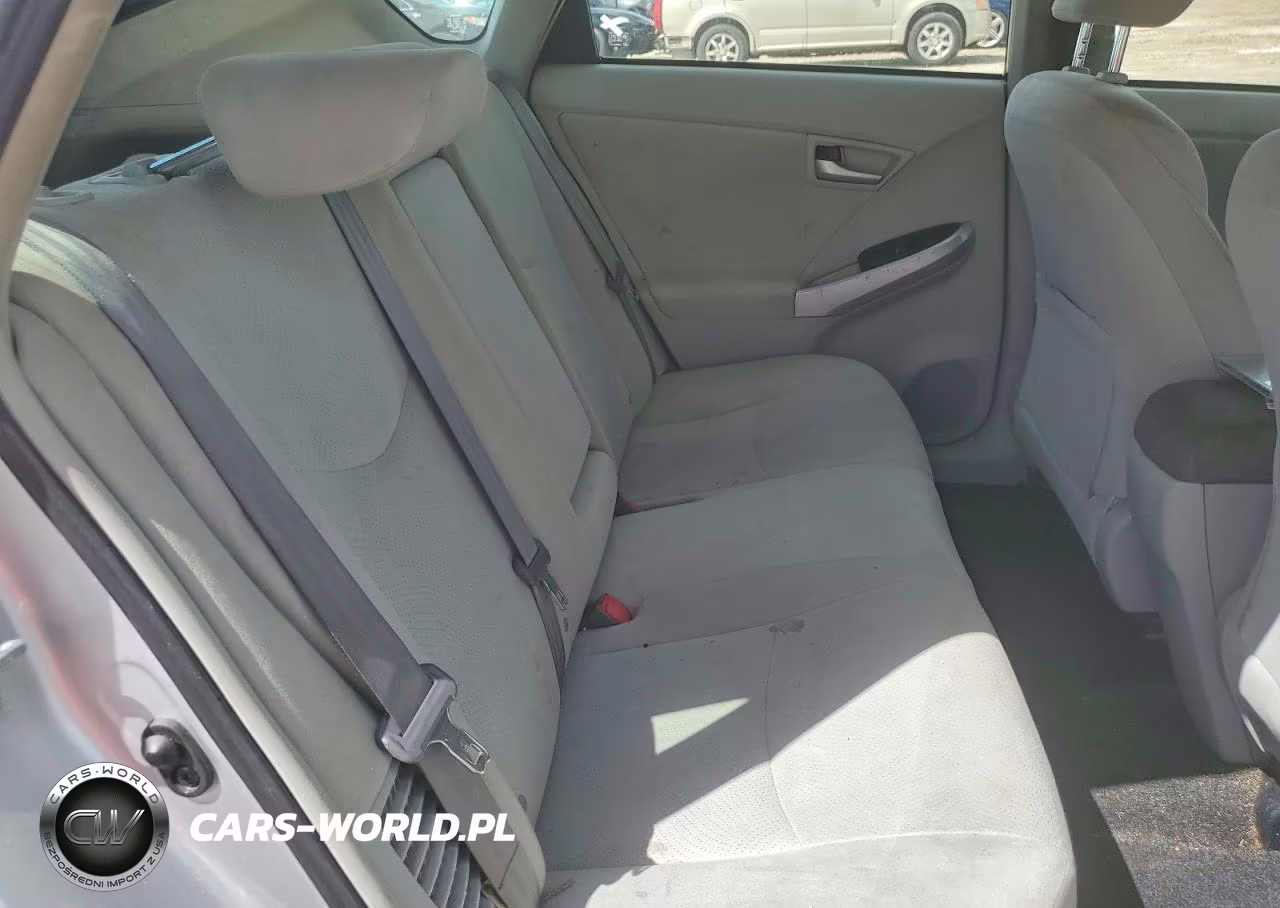 2013 Toyota Prius Three VIN:JTDKN3DU1D5562720 - 10
