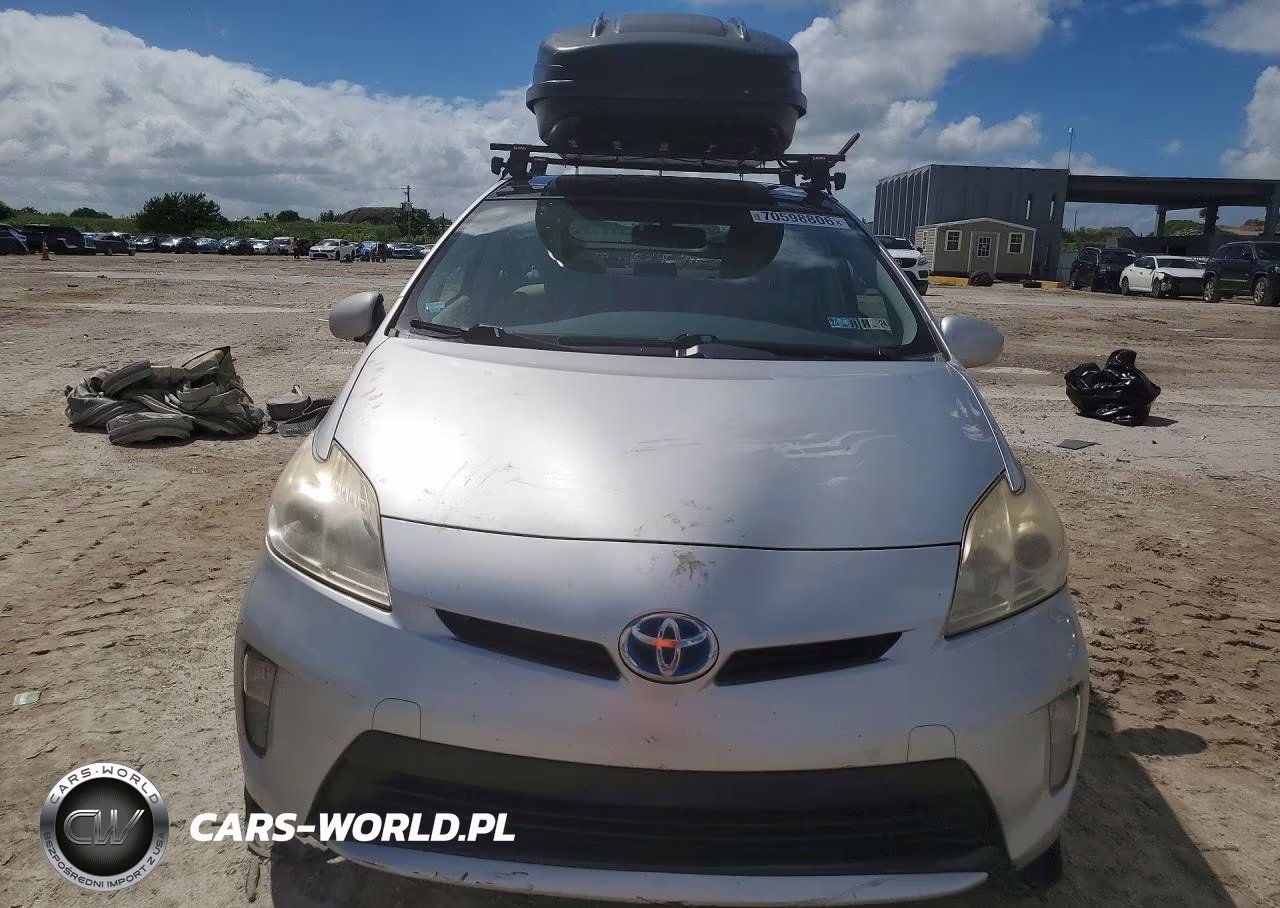 2013 Toyota Prius Three VIN:JTDKN3DU1D5562720 - 5