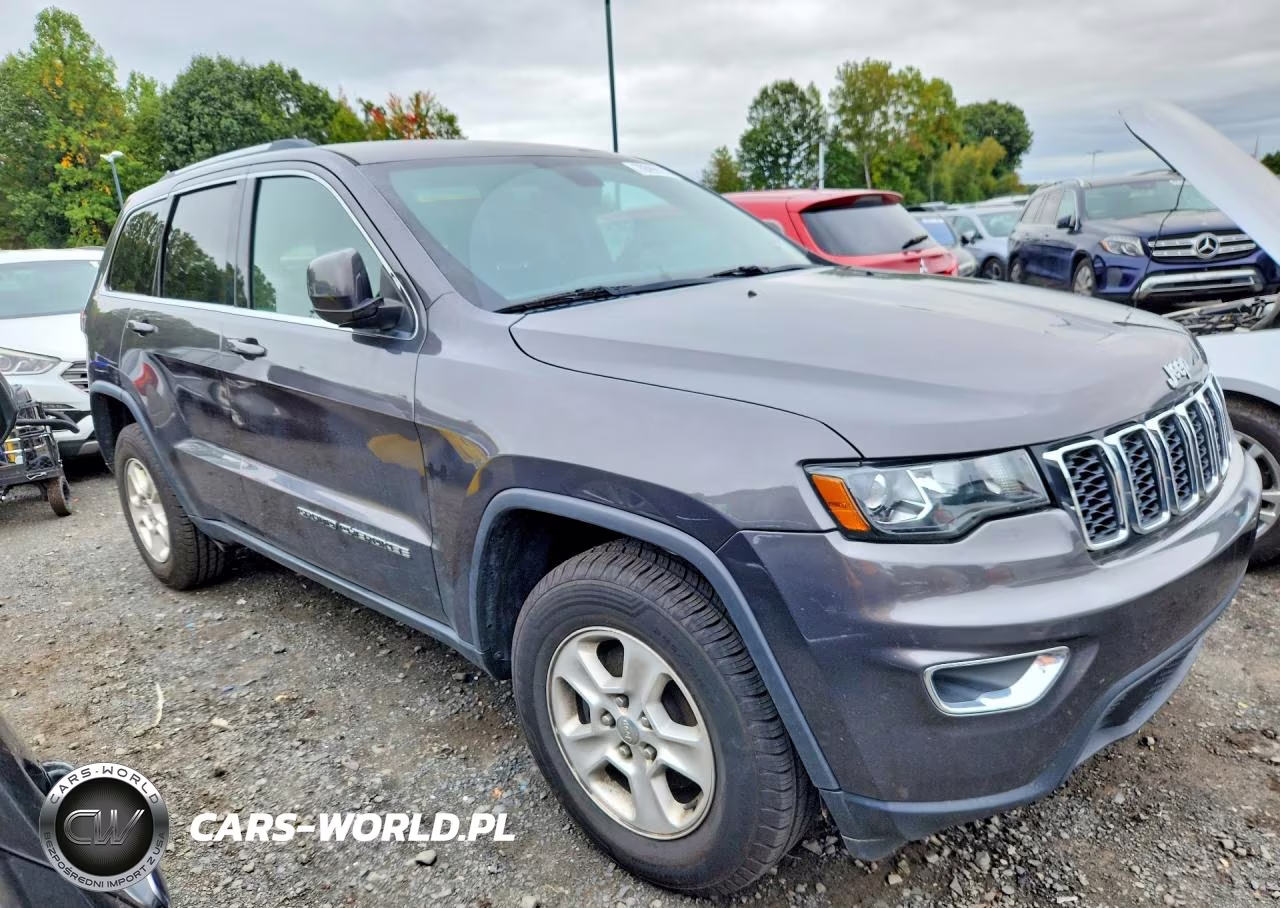 2017 Jeep Grand Cherokee Laredo VIN:1C4RJFAG3HC700897 - 4