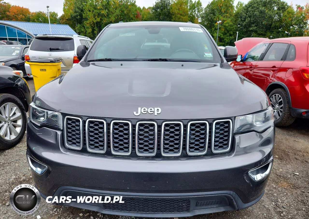 2017 Jeep Grand Cherokee Laredo VIN:1C4RJFAG3HC700897 - 5