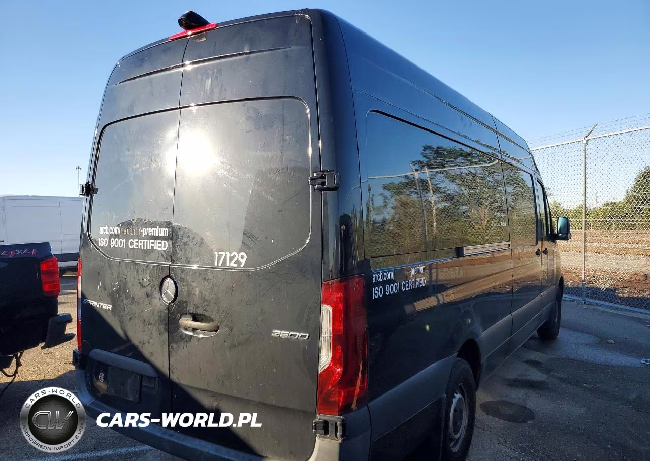 2023 Mercedes-Benz Sprinter 2500 Delivery Van VIN:W1Y4KCHY5PT133543 - 3