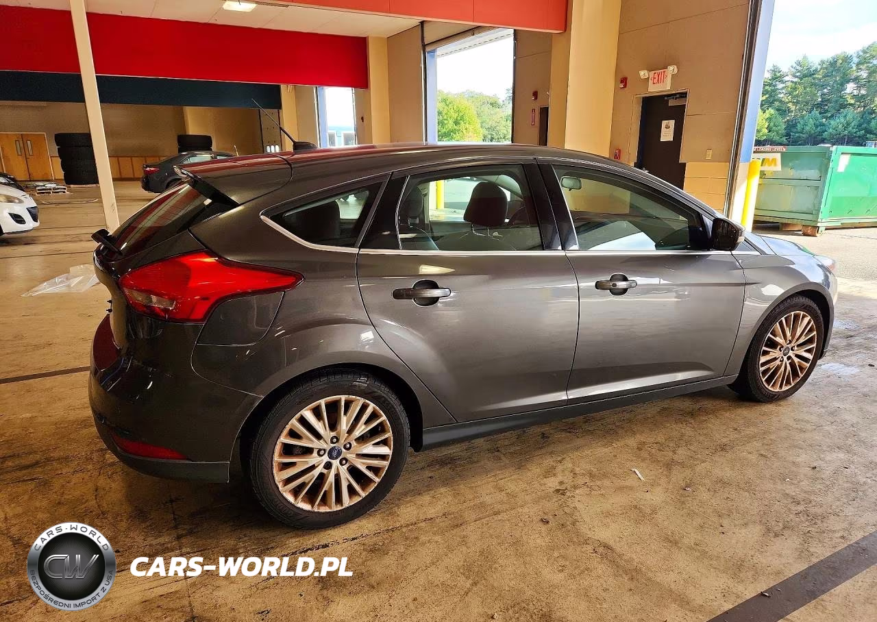 2016 Ford Focus Titanium VIN:1FADP3N20GL323424 - 3