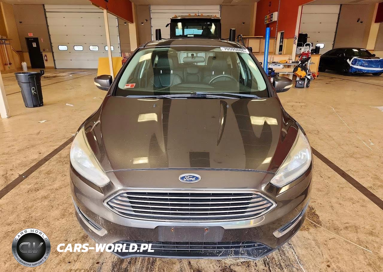 2016 Ford Focus Titanium VIN:1FADP3N20GL323424 - 5