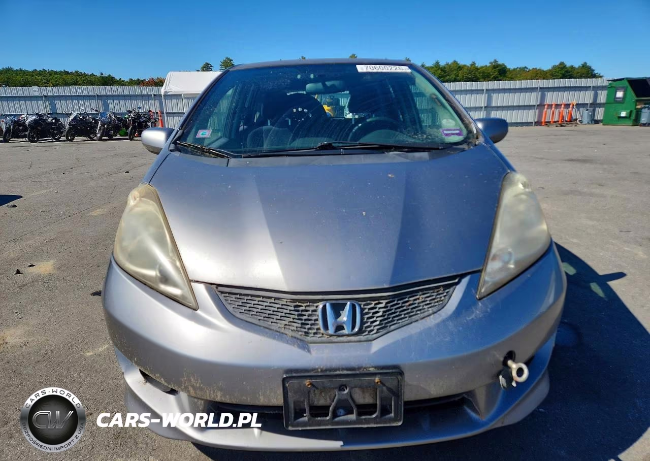 2010 Honda Fit Sport VIN:JHMGE8H44AC005058 - 5